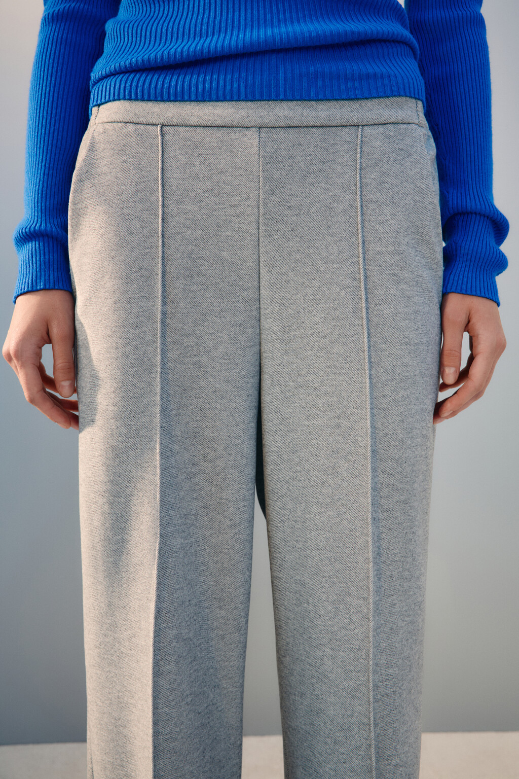 Брюки прямые трикотажные со стрелками - цвет серый - 5
