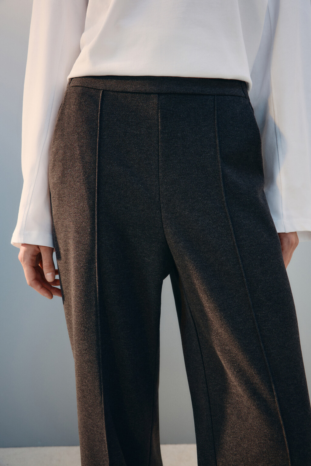 Брюки прямые трикотажные со стрелками - цвет серый - 5