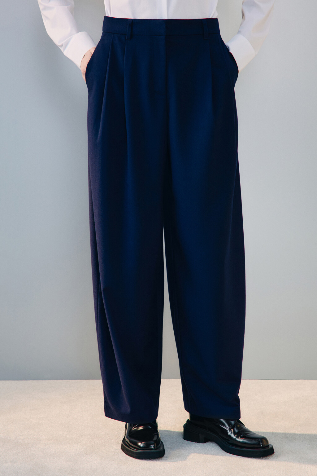 Брюки barrel fit костюмные - цвет синий - 3