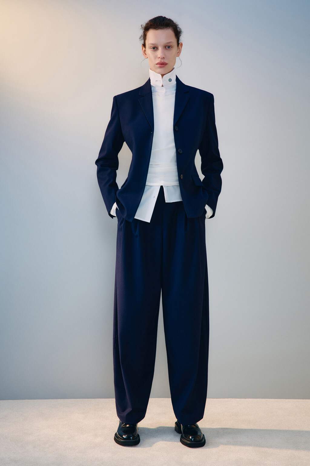 Брюки barrel fit костюмные - цвет синий - 5