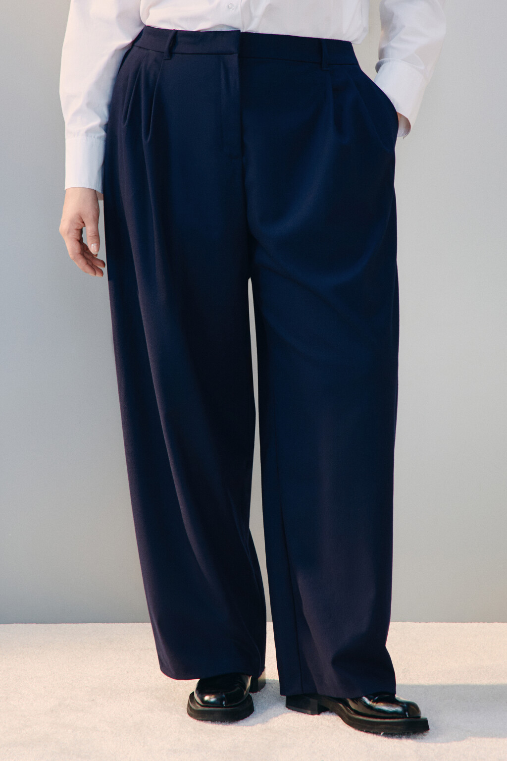 Брюки barrel fit костюмные - цвет синий - 2