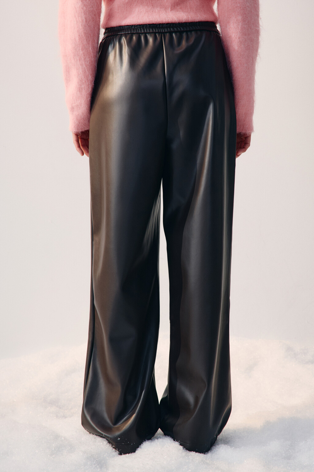 Брюки широкие с кожаной фактурой - цвет коричневый - 3