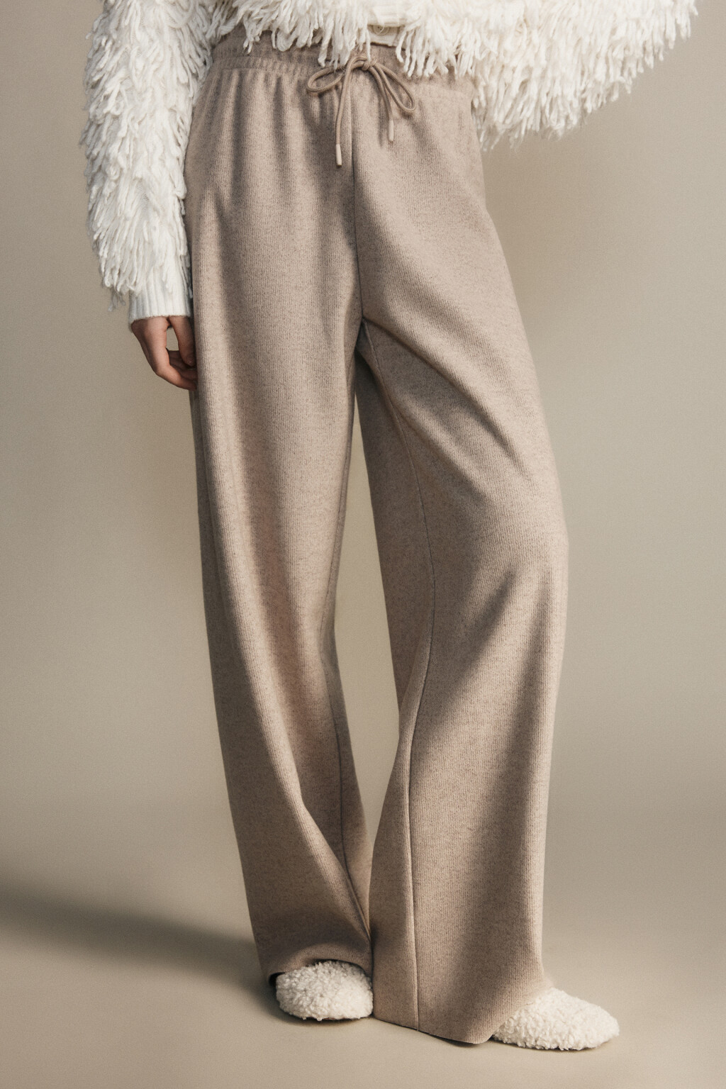 Брюки из теплого трикотажа - цвет бежевый - 2