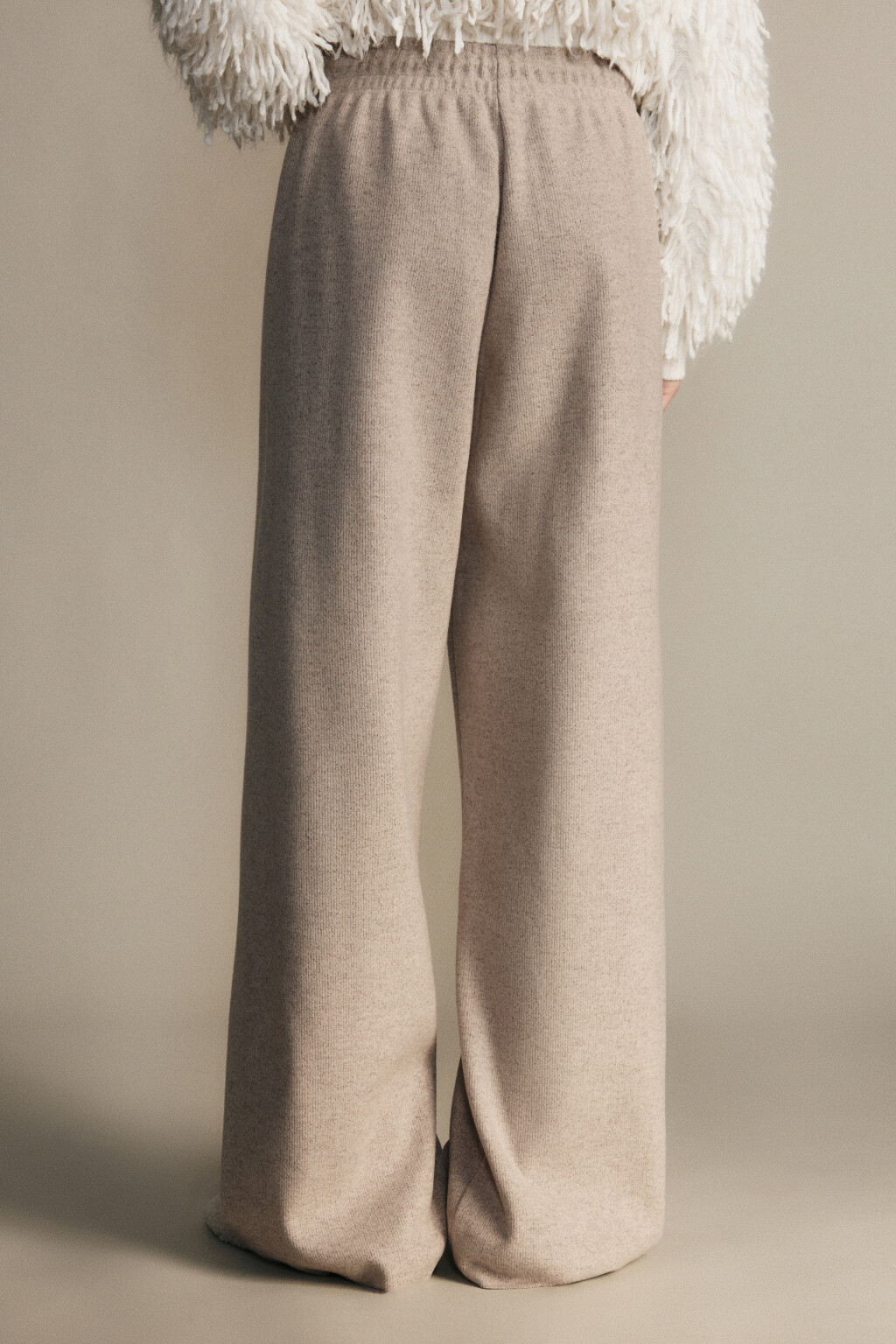 Брюки из теплого трикотажа - цвет бежевый - 3