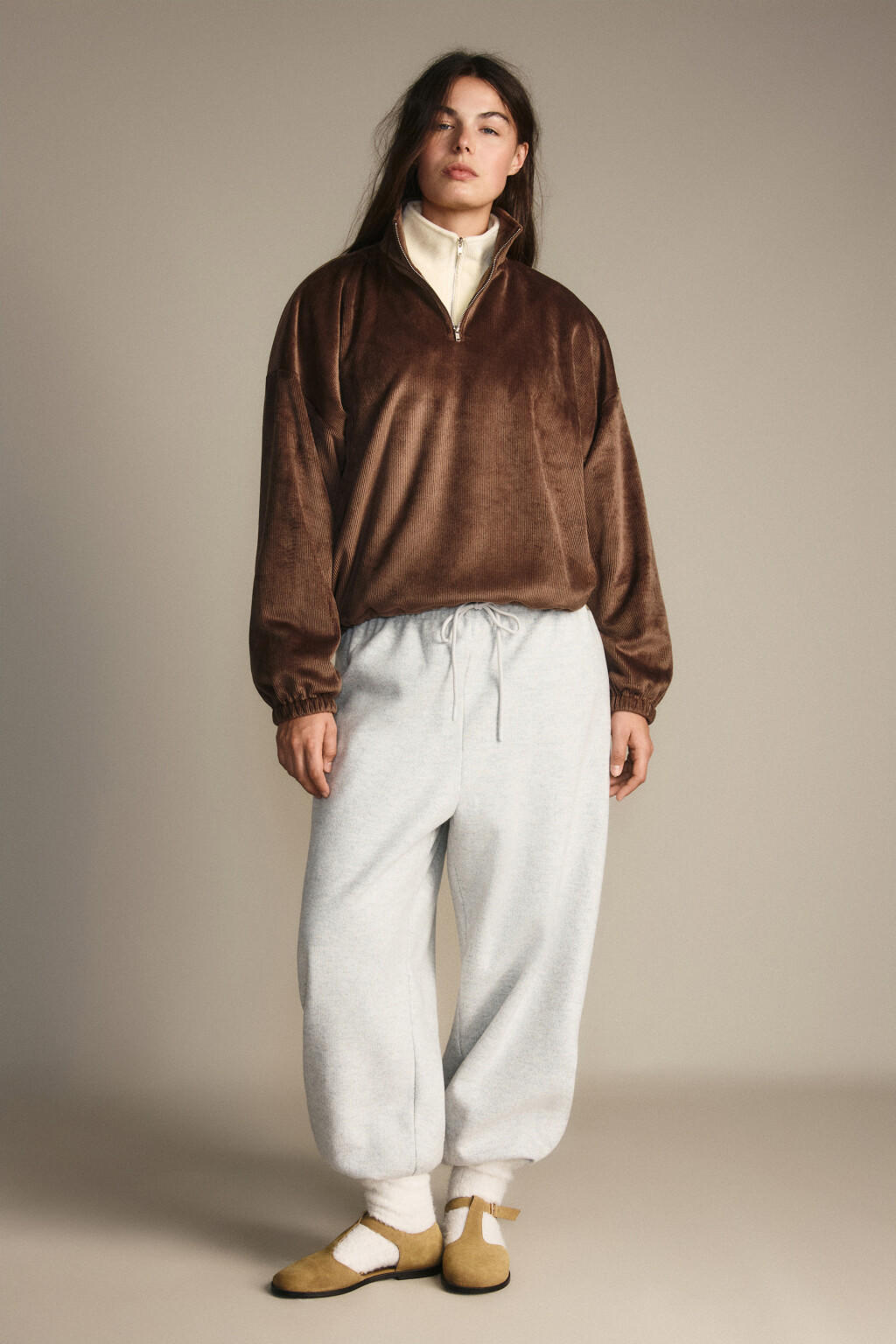 Брюки из теплого трикотажа - цвет серый - 4