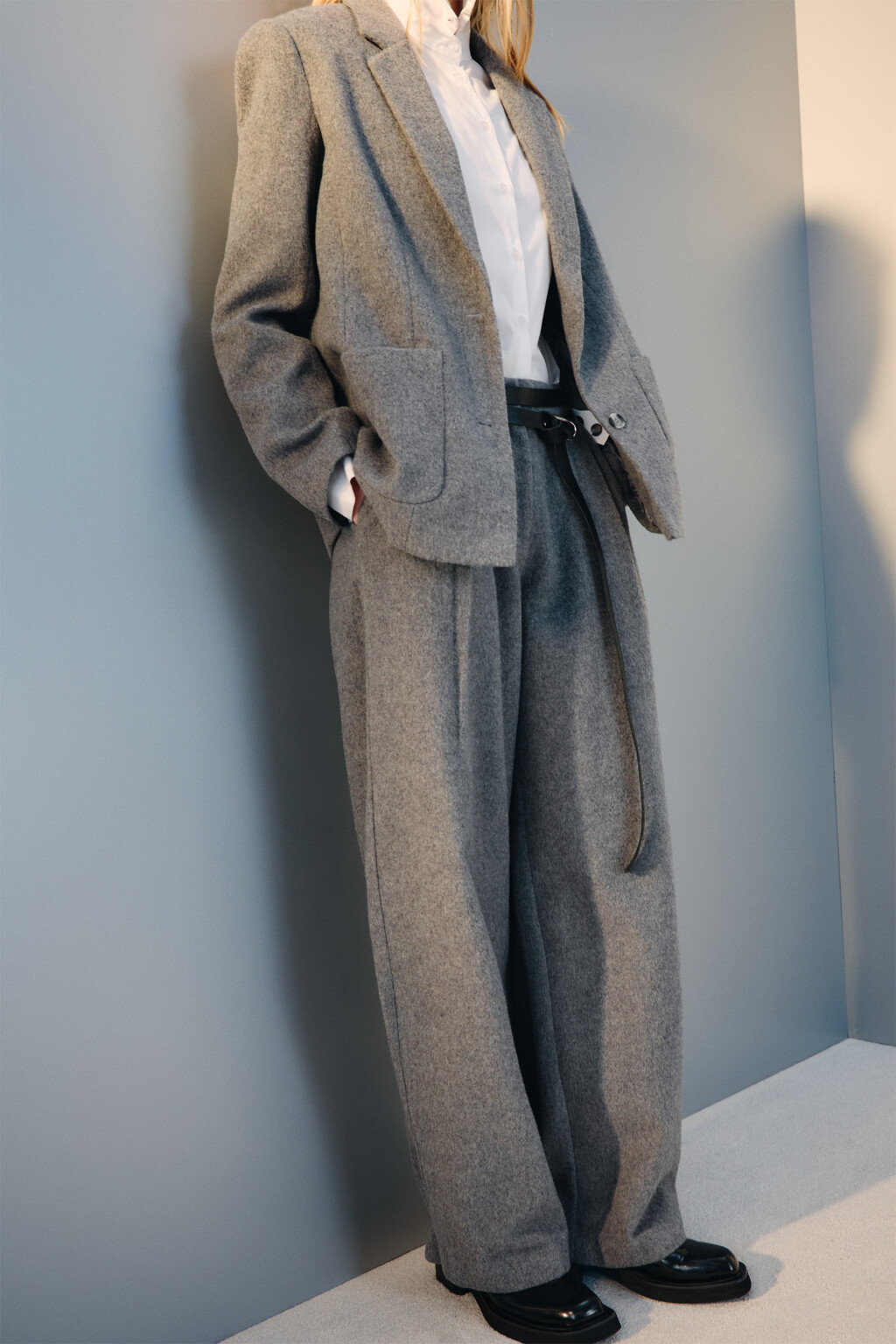 Брюки широкие из ткани с шерстью - цвет серый - 5