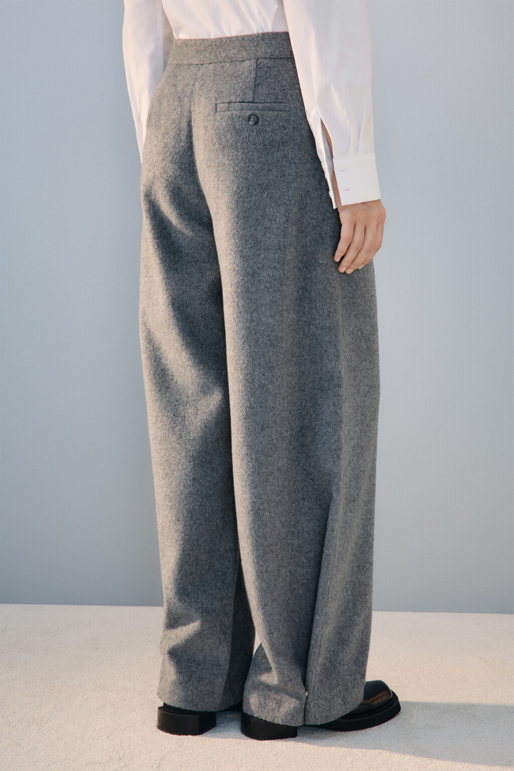 Брюки широкие из ткани с шерстью - цвет серый - 6