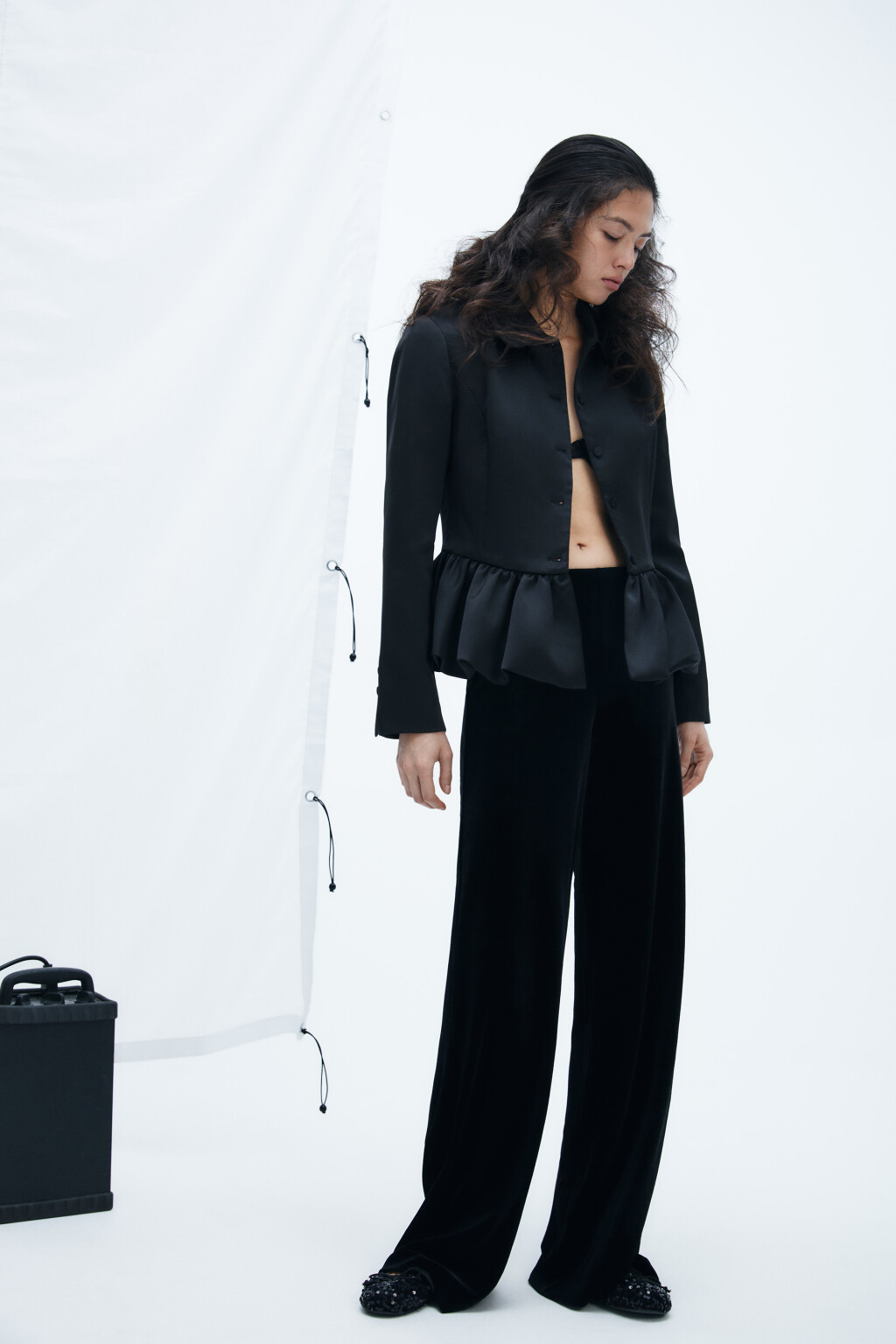 Брюки широкие бархатные - цвет черный - 5