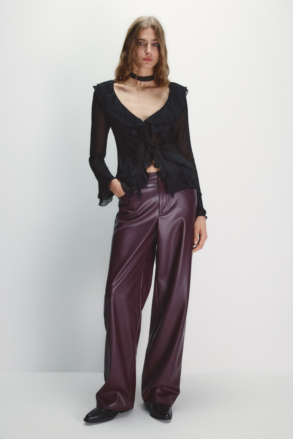 Брюки широкие с кожаной фактурой - цвет бордовый - 4
