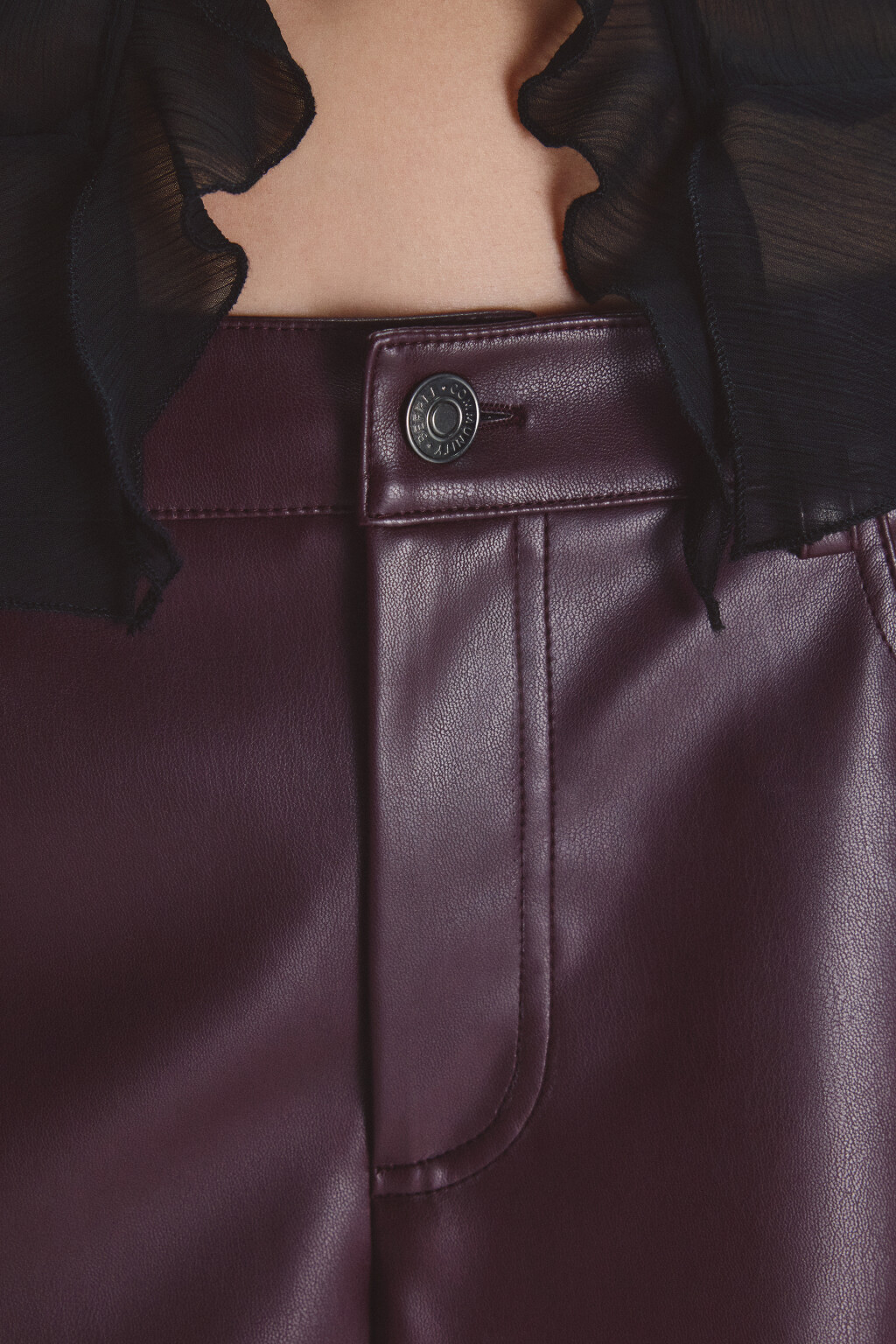 Брюки широкие с кожаной фактурой - цвет бордовый - 5