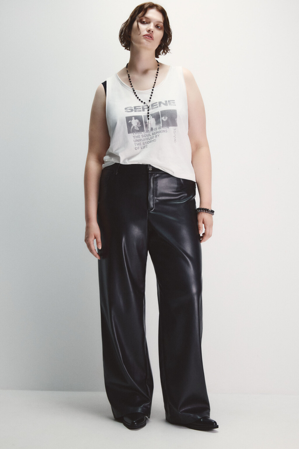 Брюки широкие с кожаной фактурой - цвет черный - 5