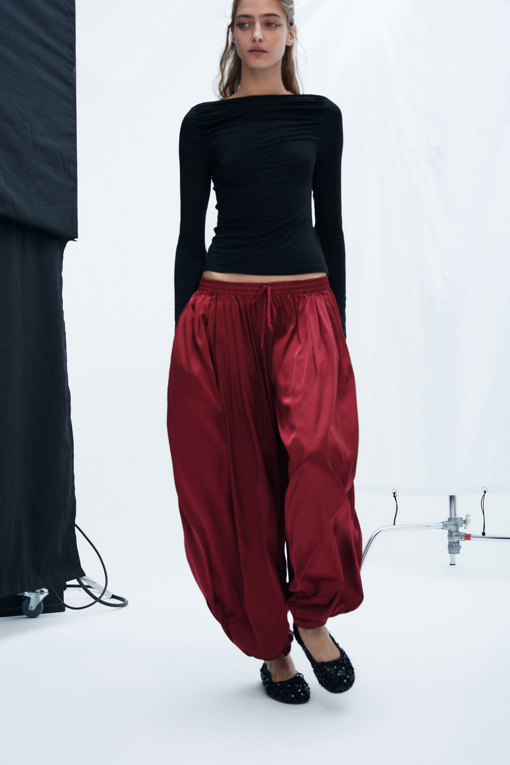 Брюки-аладдины широкие - цвет красный - 2