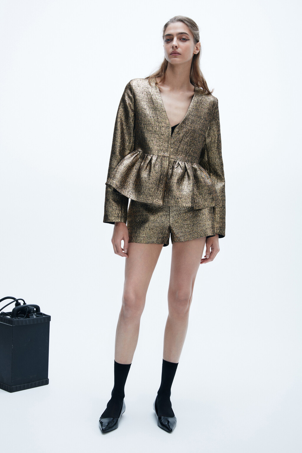 Шорты мини из золотой парчи - цвет желтый - 2