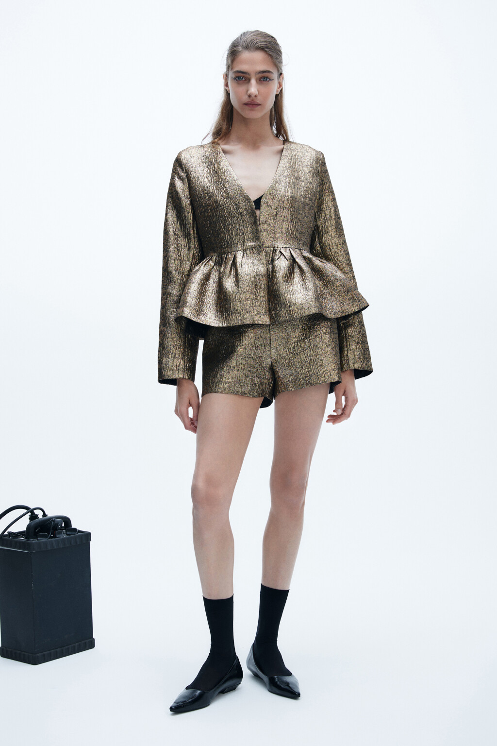 Шорты мини из золотой парчи - цвет желтый - 5