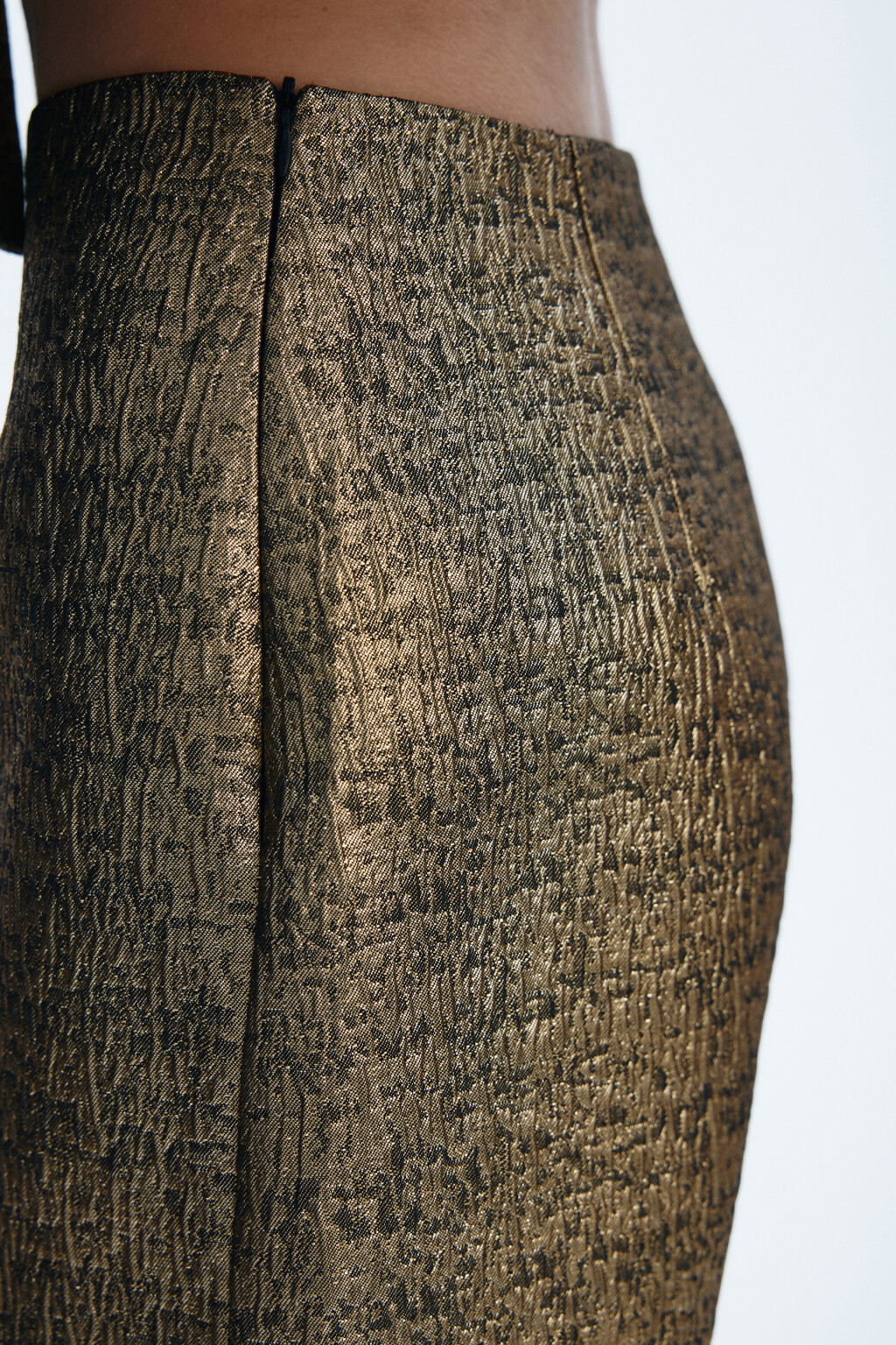 Шорты мини из золотой парчи - цвет желтый - 7