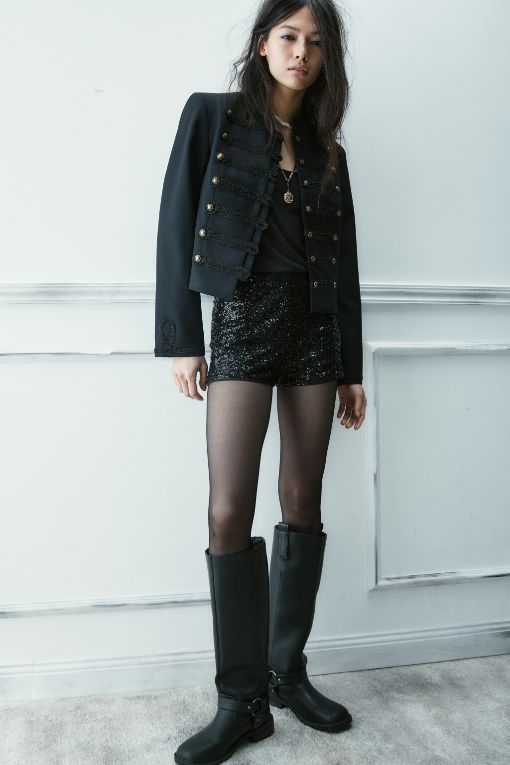 Шорты мини с декором из пайеток - цвет черный - 2