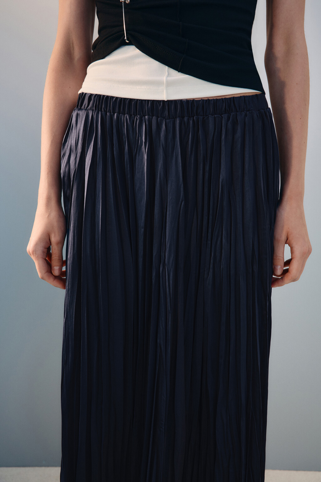 Юбка-трапеция из жатого атласа - цвет синий - 5