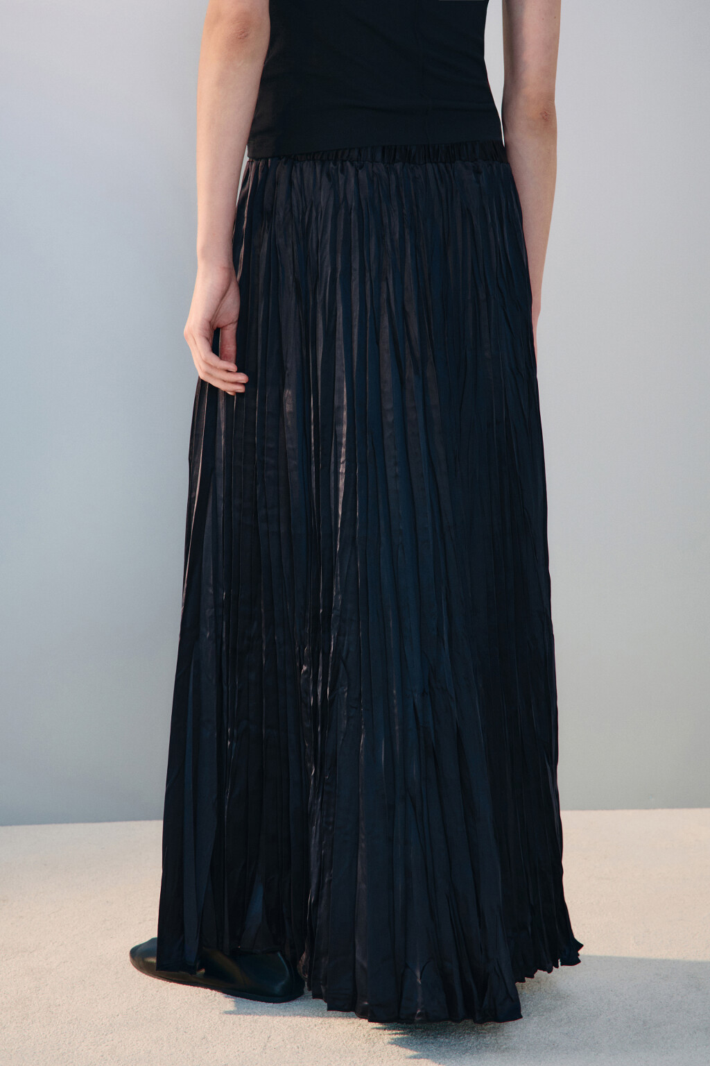 Юбка-трапеция из жатого атласа - цвет черный - 3