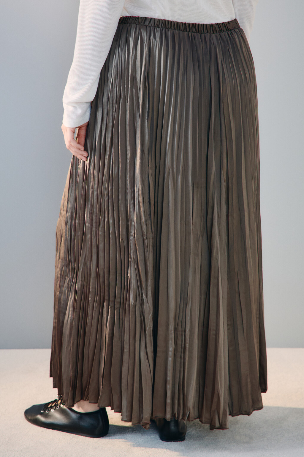 Юбка-трапеция из жатого атласа - цвет бежевый - 3