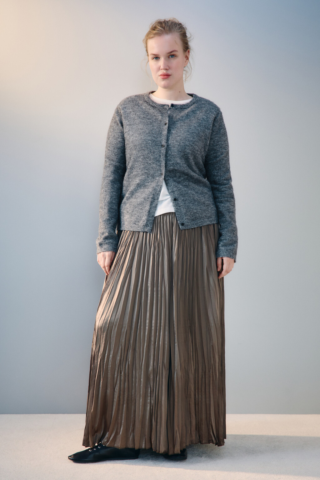 Юбка-трапеция из жатого атласа - цвет бежевый - 4