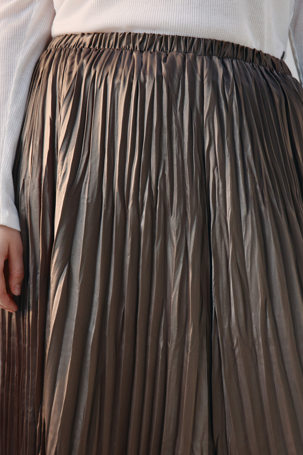 Юбка-трапеция из жатого атласа - цвет бежевый - 5