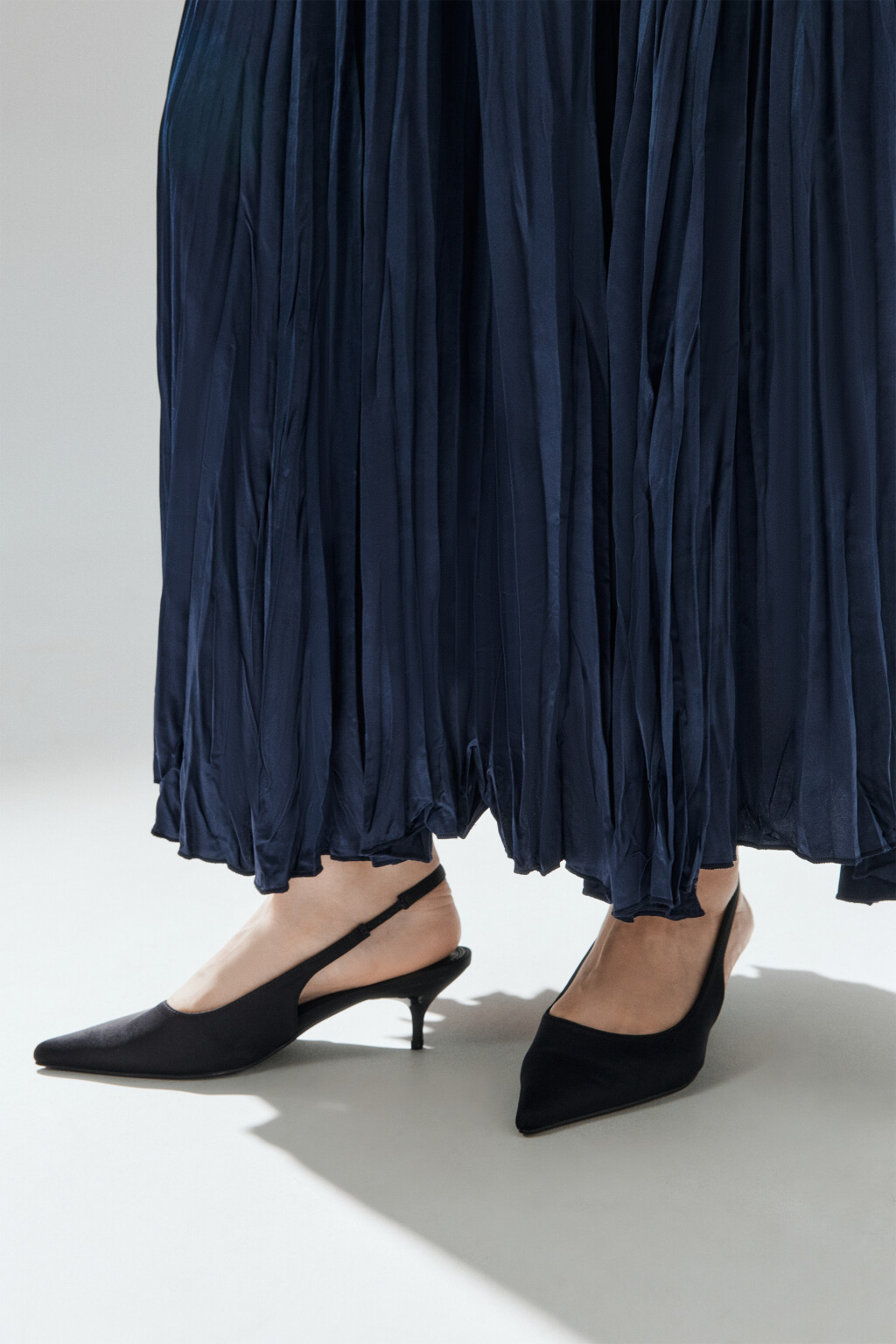 Юбка-трапеция из жатого атласа - цвет синий - 7