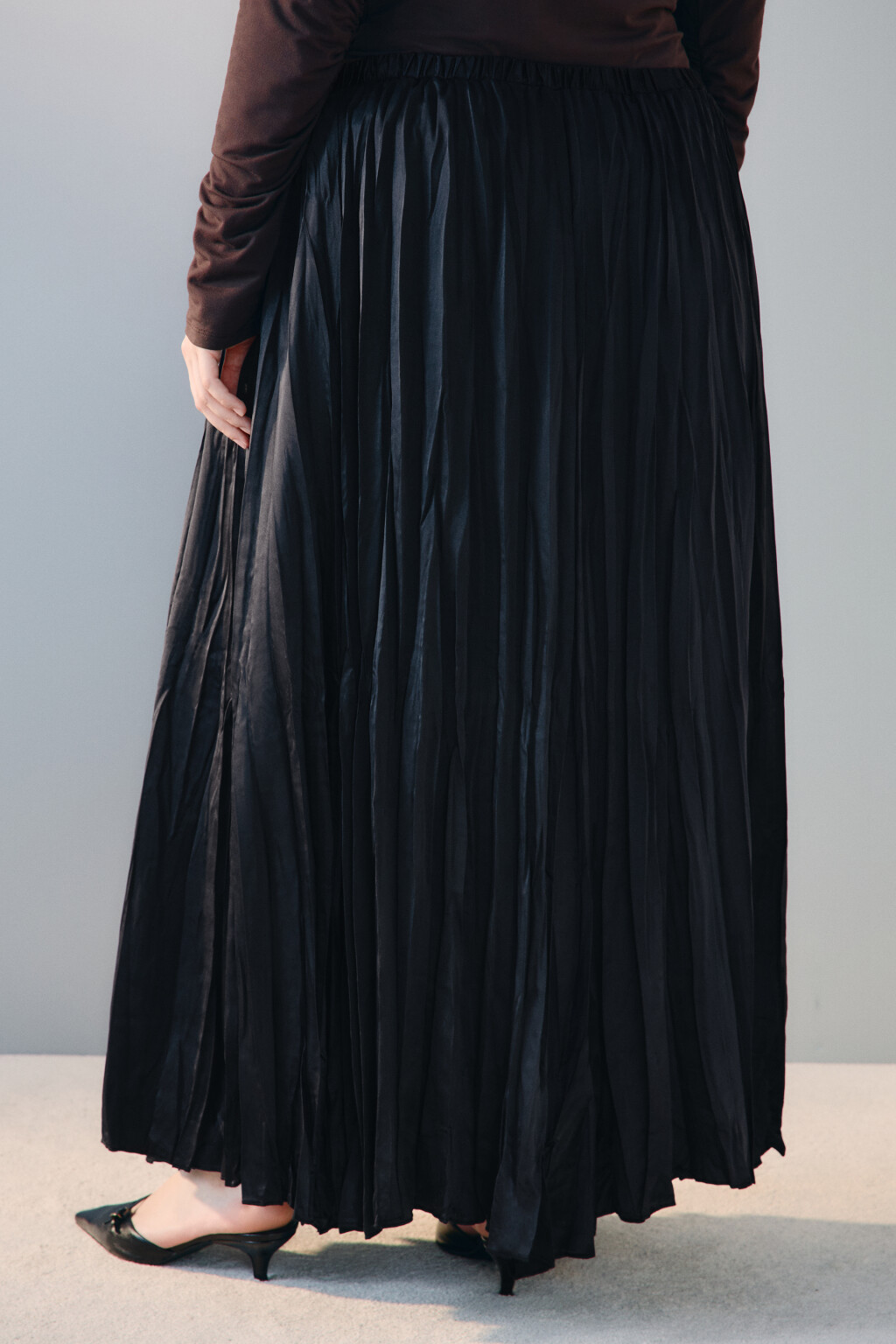 Юбка-трапеция из жатого атласа - цвет черный - 3