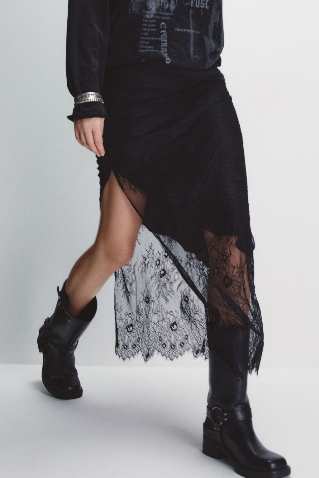 Юбка макси с кружевной вставкой - цвет черный - 2