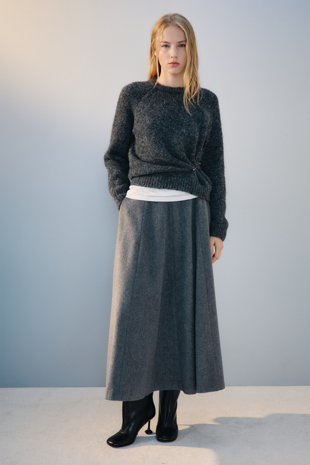 Юбка-трапеция из теплого трикотажа - цвет серый - 5