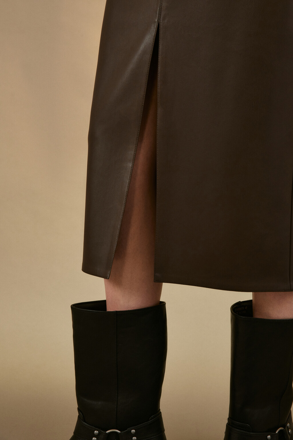 Юбка-карандаш миди с разрезом - цвет коричневый - 7