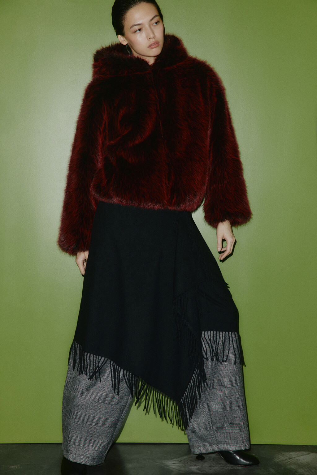 Юбка миди с запахом и бахромой - цвет черный - 1