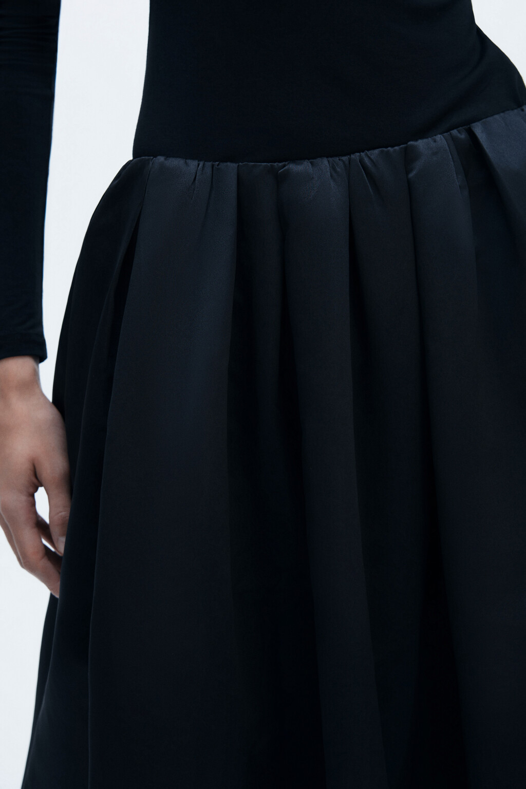 Юбка миди пышная атласная - цвет черный - 6