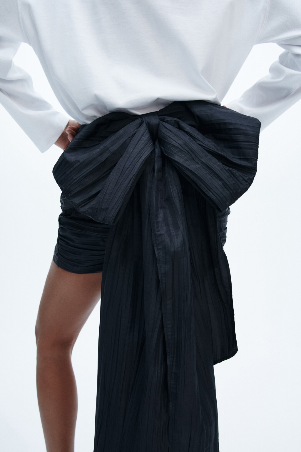 Юбка мини с пышным бантом - цвет черный - 7