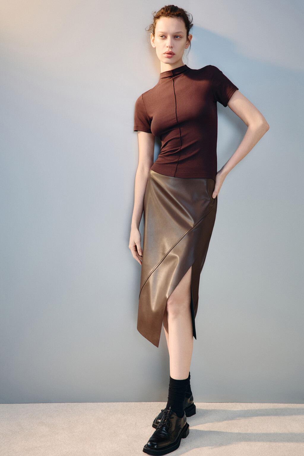 Юбка миди с асимметричным разрезом - цвет коричневый - 1