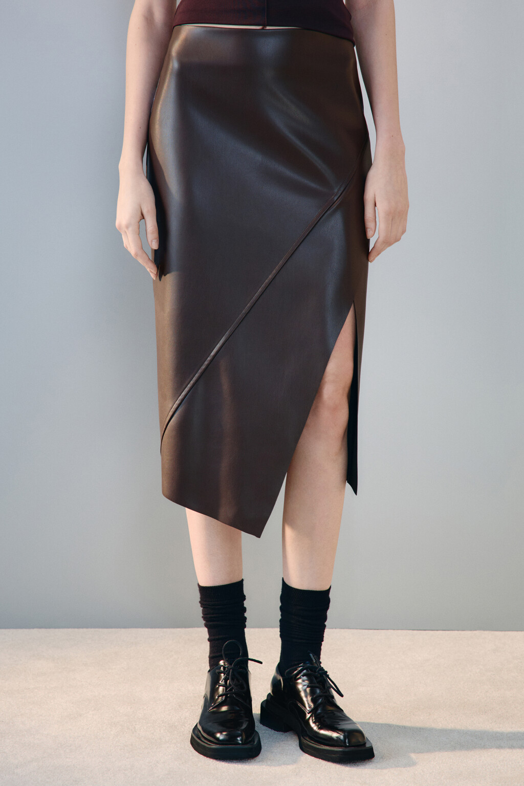 Юбка миди с асимметричным разрезом - цвет коричневый - 2