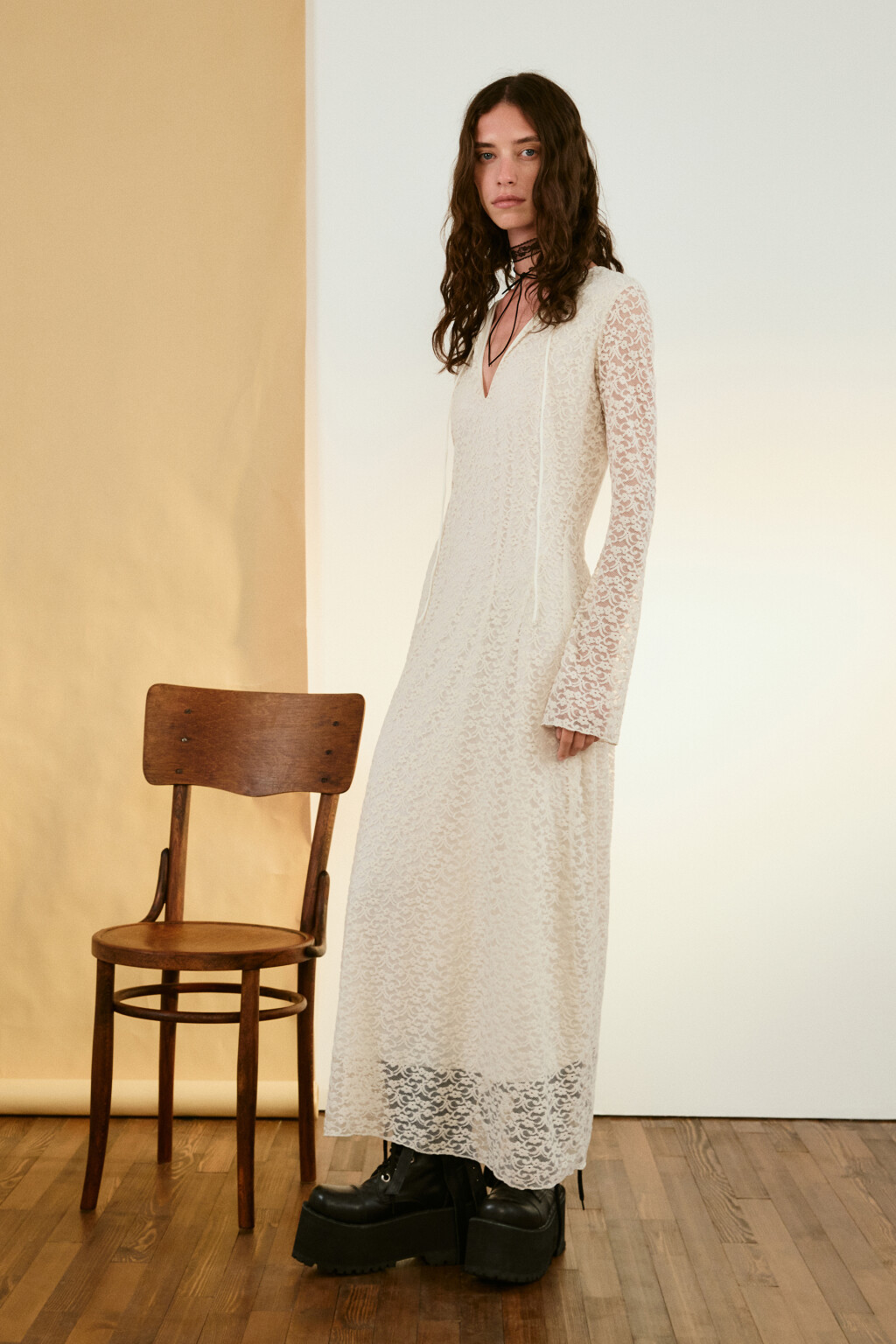 Платье макси облегающее ажурное - цвет белый - 1