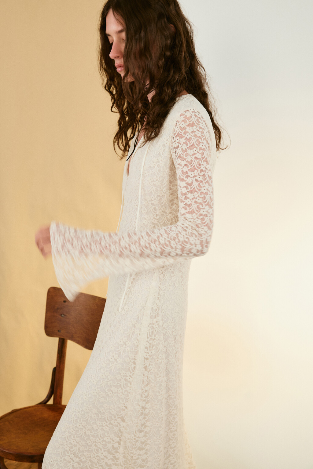 Платье макси облегающее ажурное - цвет белый - 4