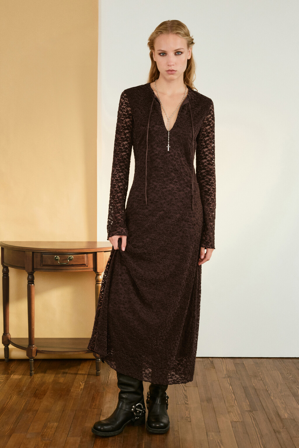 Платье макси облегающее ажурное - цвет коричневый - 6