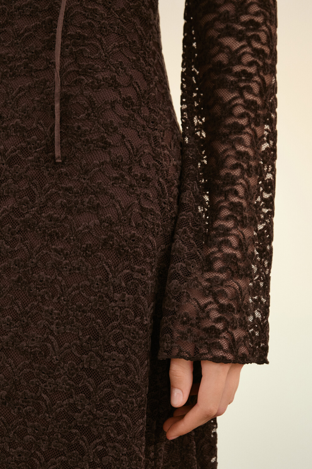 Платье макси облегающее ажурное - цвет коричневый - 7