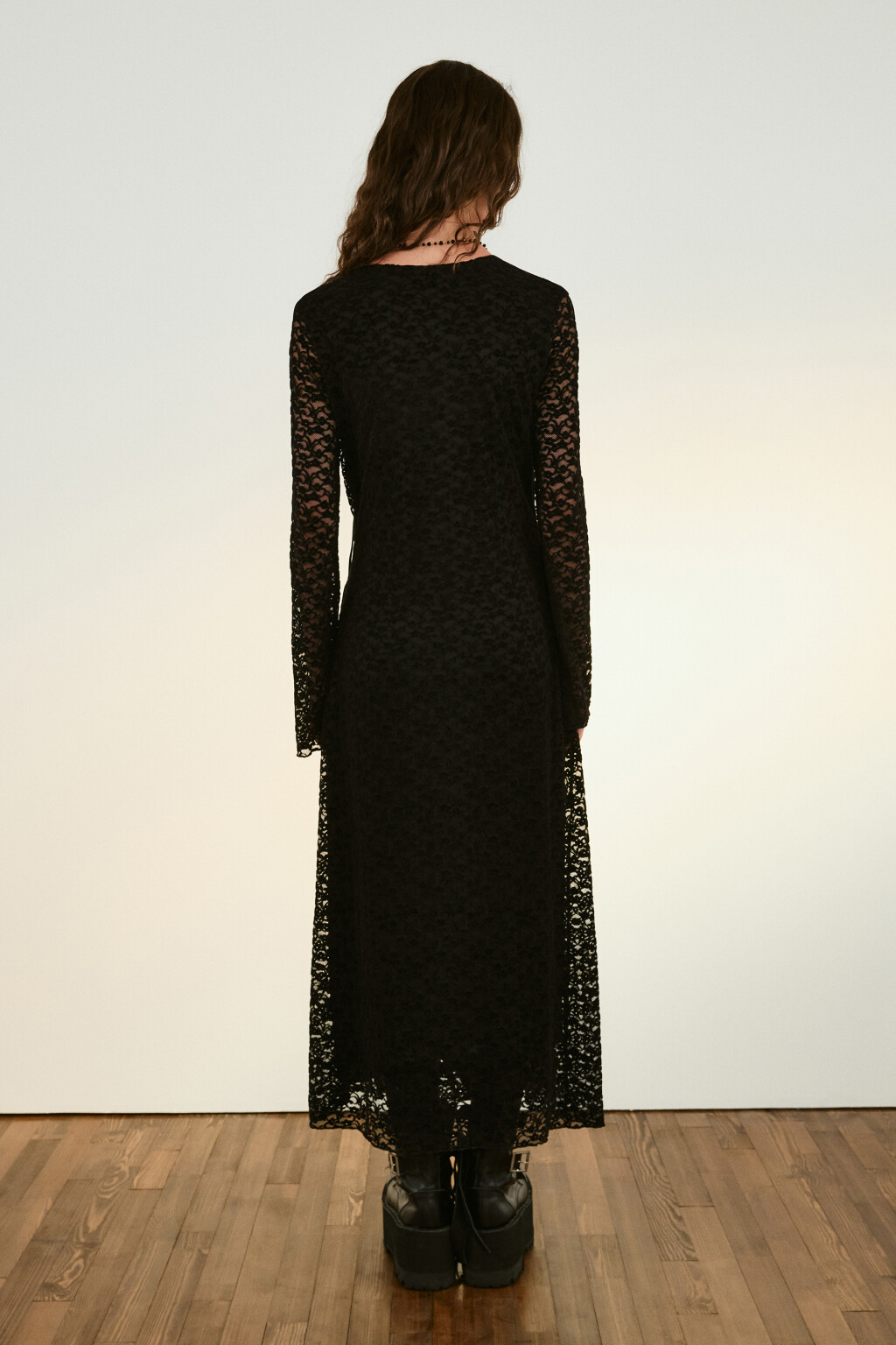 Платье макси облегающее ажурное - цвет черный - 3