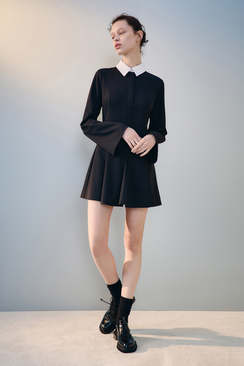 Платье приталенное с воротничком - цвет черный - 5