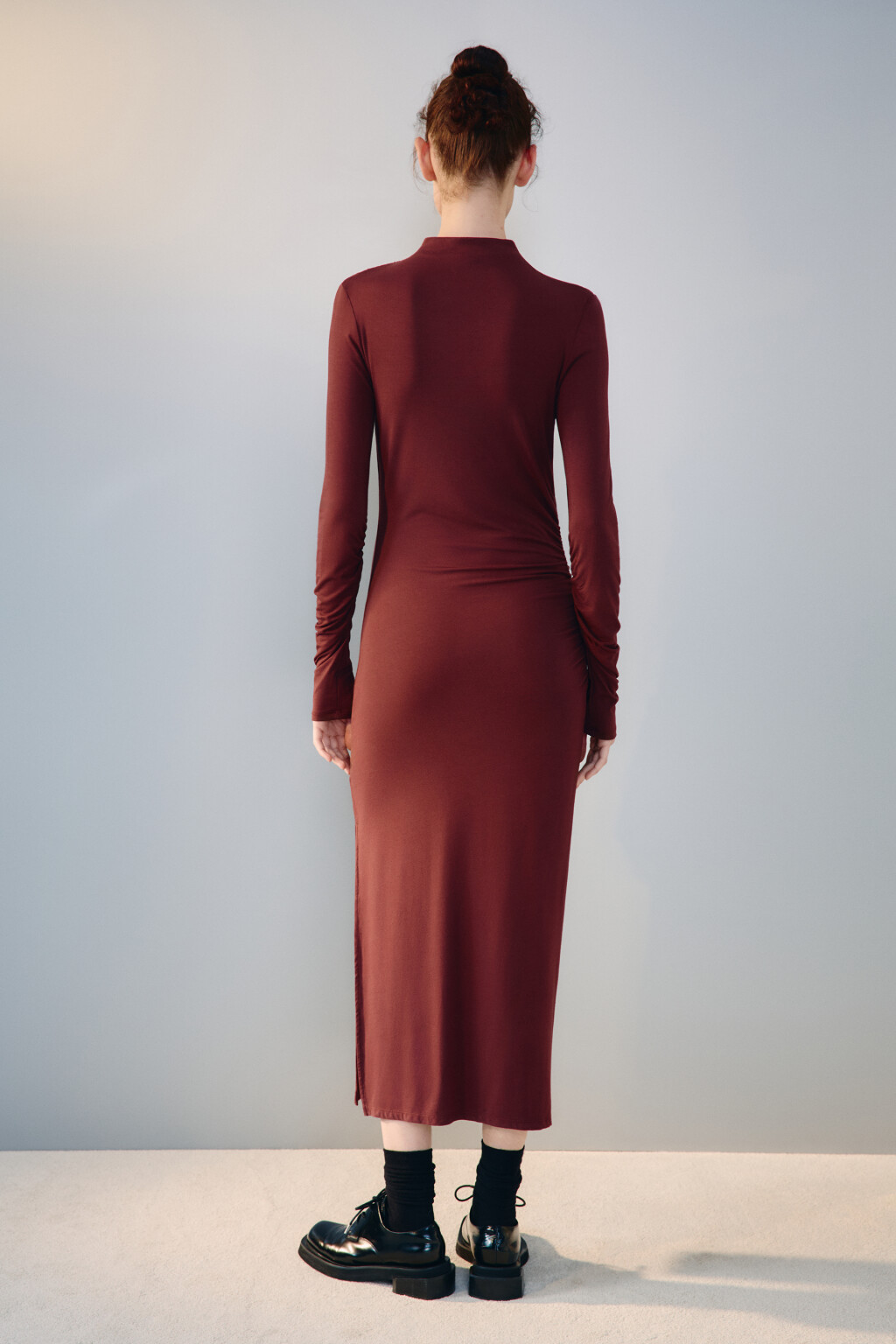 Платье облегающее с драпировками - цвет красный - 3