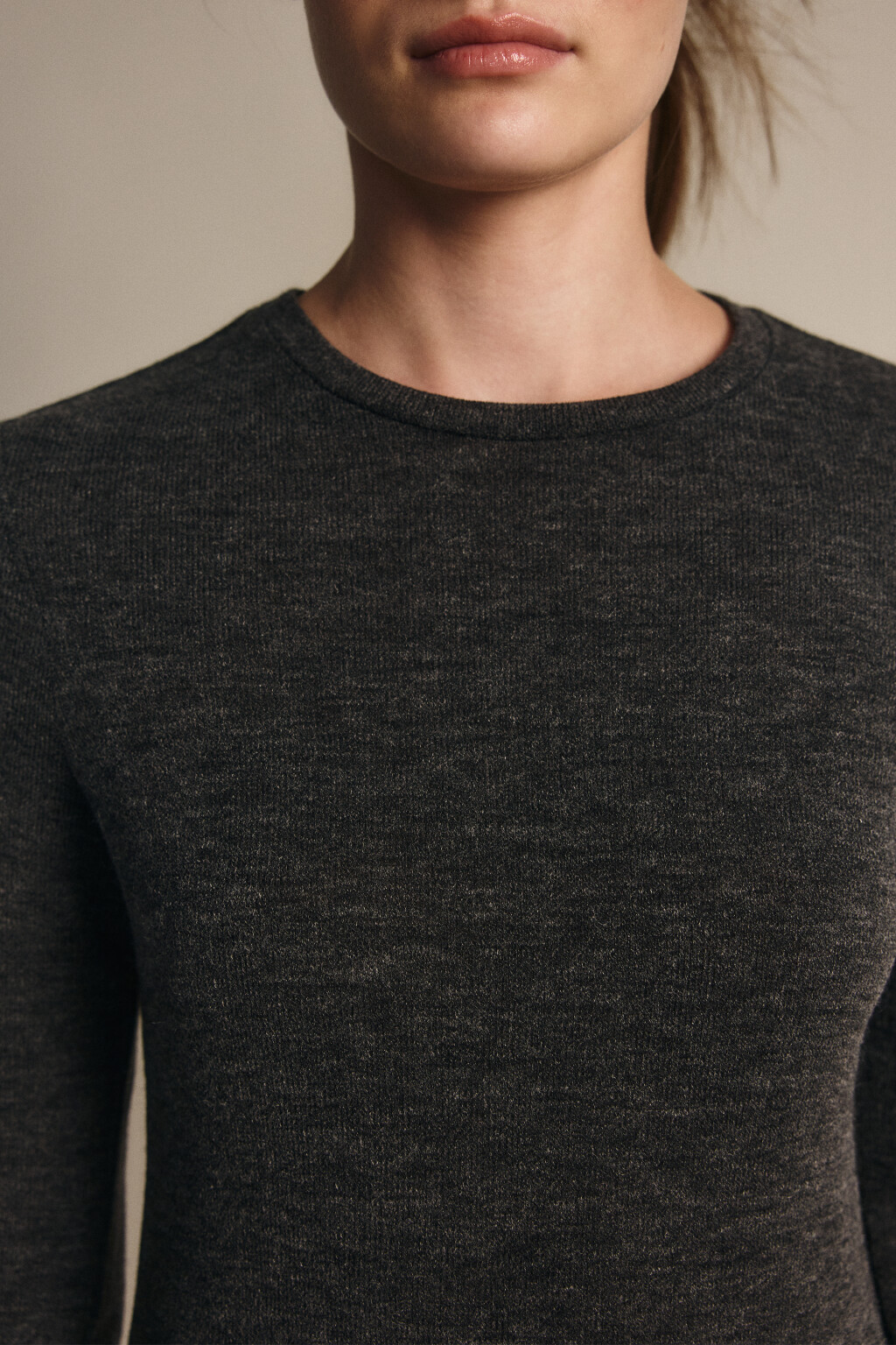 Платье трикотажное асимметричное - цвет серый - 6