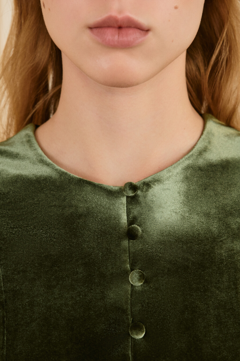 Платье бархатное с пышными рукавами - цвет зеленый - 7