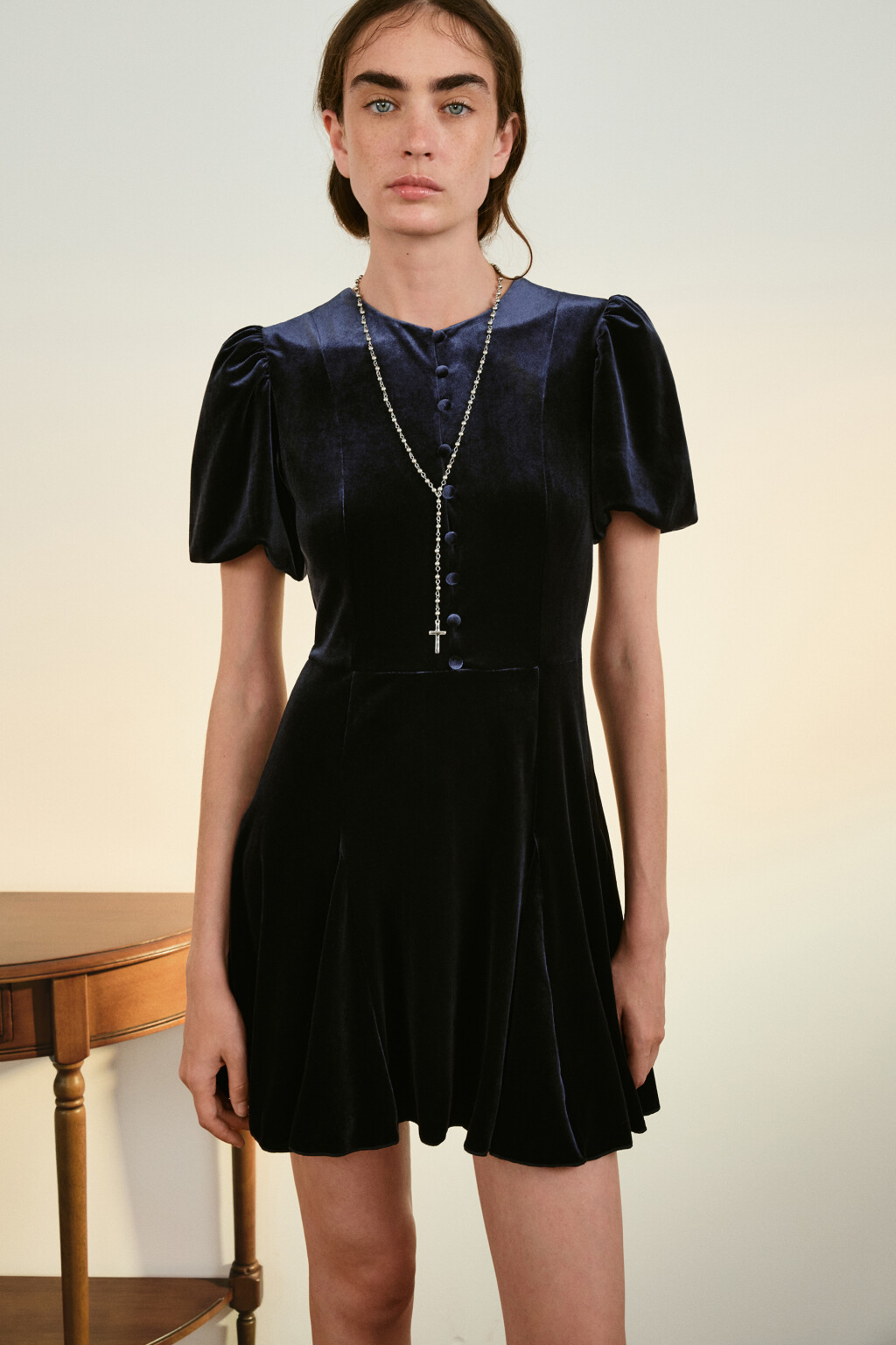 Платье бархатное с пышными рукавами - цвет синий - 1