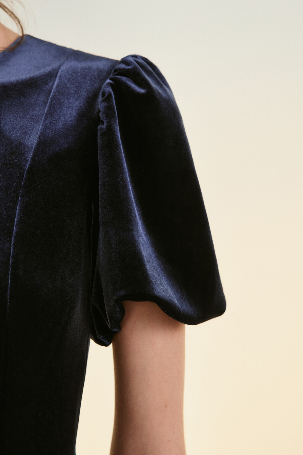 Платье бархатное с пышными рукавами - цвет синий - 6