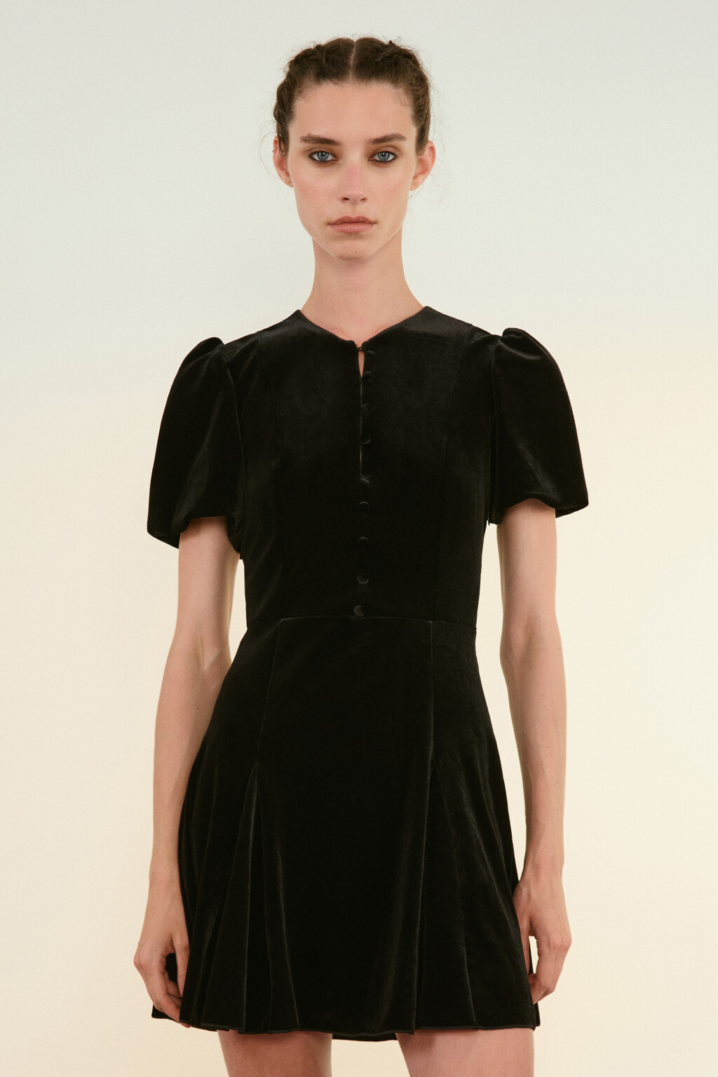 Платье бархатное с пышными рукавами - цвет черный - 3