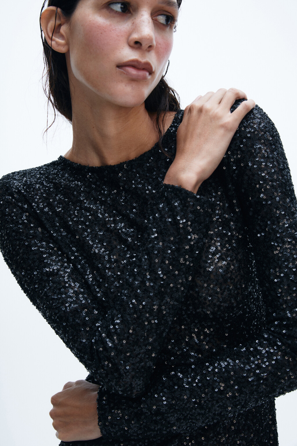 Платье мини облегающее с пайетками - цвет черный - 6