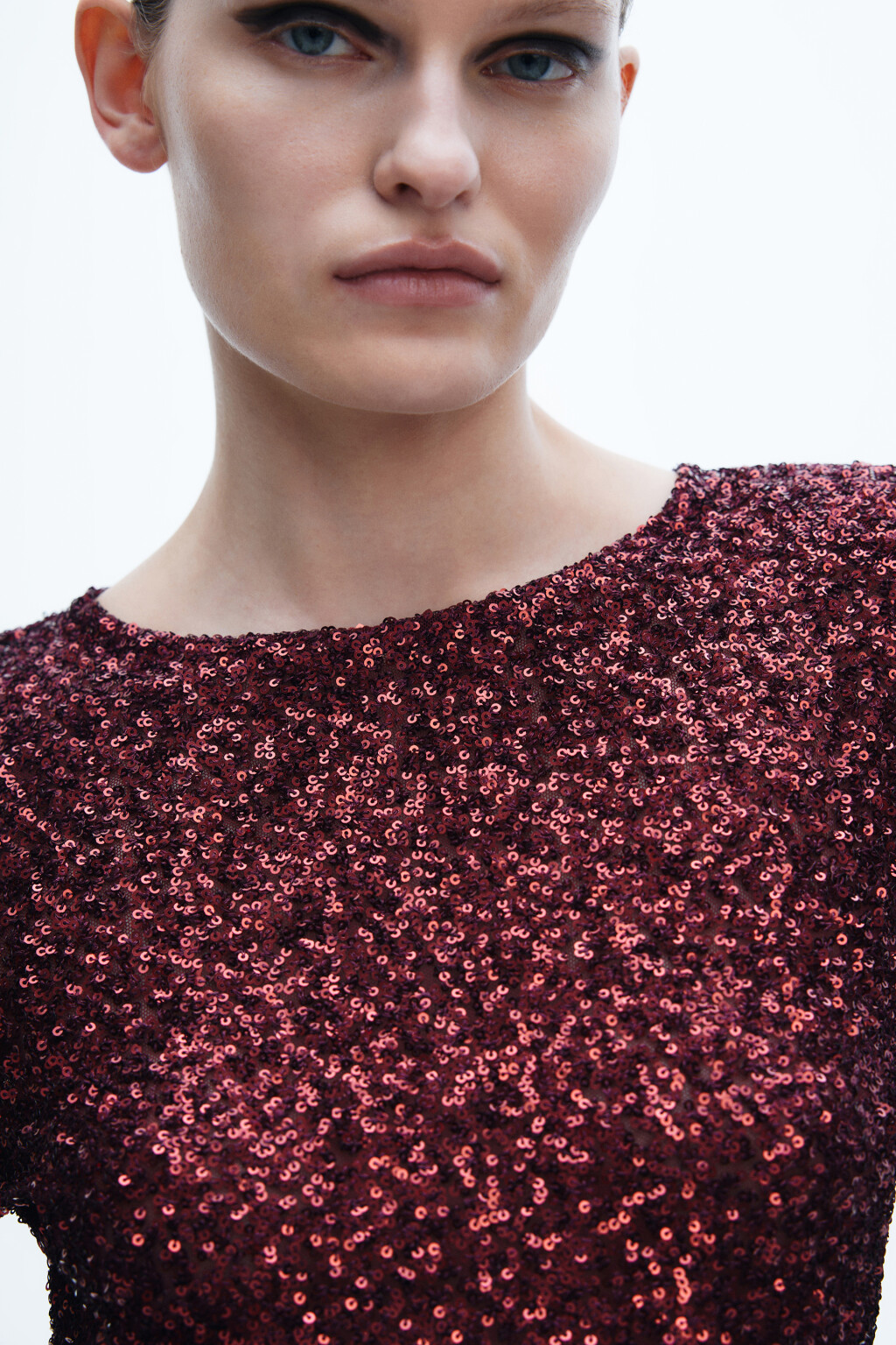 Платье мини облегающее с пайетками - цвет красный - 6