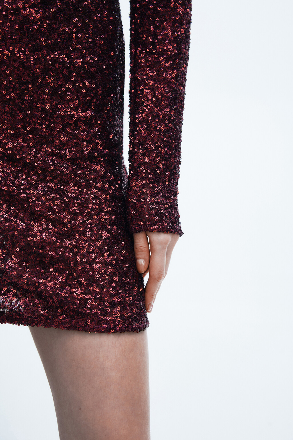 Платье мини облегающее с пайетками - цвет красный - 7